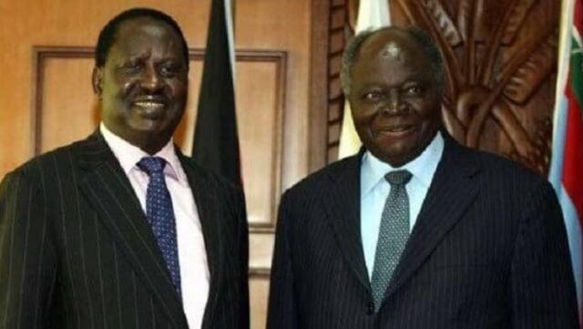 Raila Defies Kibaki Family, Clergy & Talks About Politics in the State Funeral