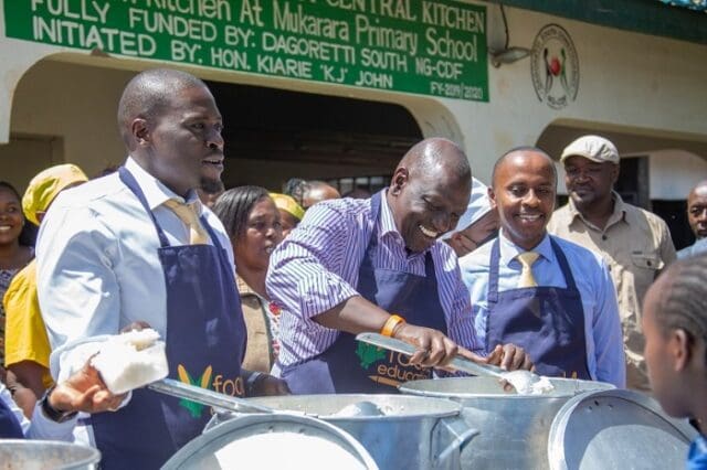 Photos of DP Ruto and Sakaja Serving Lunch to school kids go Viral