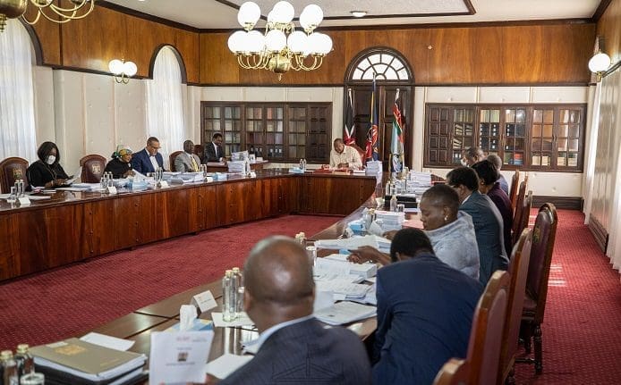 Uhuru and DP Ruto Meet at State House during Cabinet meeting