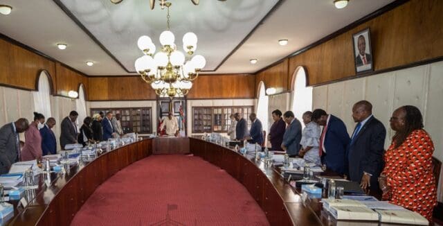  PHOTOS: Uhuru and DP Ruto Meet at State House for Cabinet Meeting