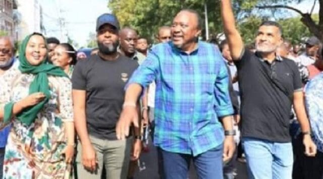 Uhuru Makes Public Appearance in Mombasa With Azimio Politicians