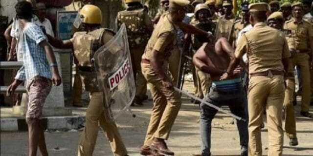 Kenyan Woman Arrested for Beating Up Policemen in India 