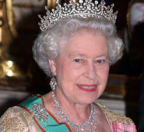Kenya high commissioner to uk presents credentials to queen elizabeth